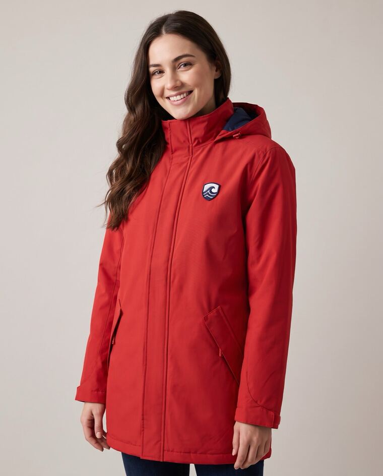 Parka rouge, écusson brodé